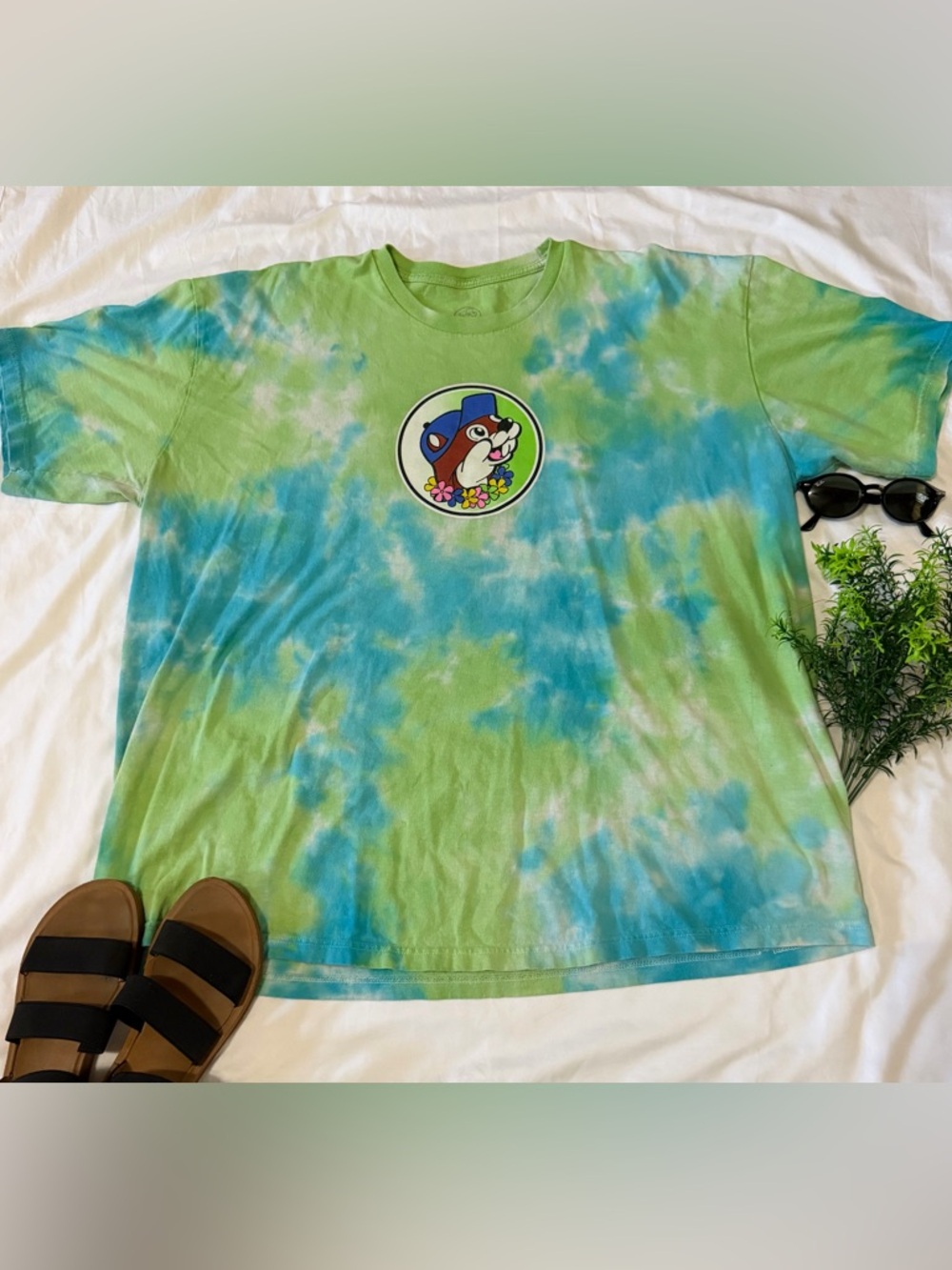 Buc-ee’s Tie-Dye Green & Blue Women’s Plus Size Tee
